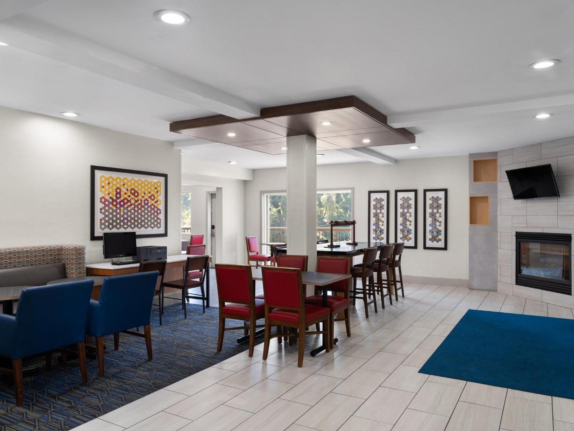 Holiday Inn Express Fort Bragg By Ihg Eksteriør bilde