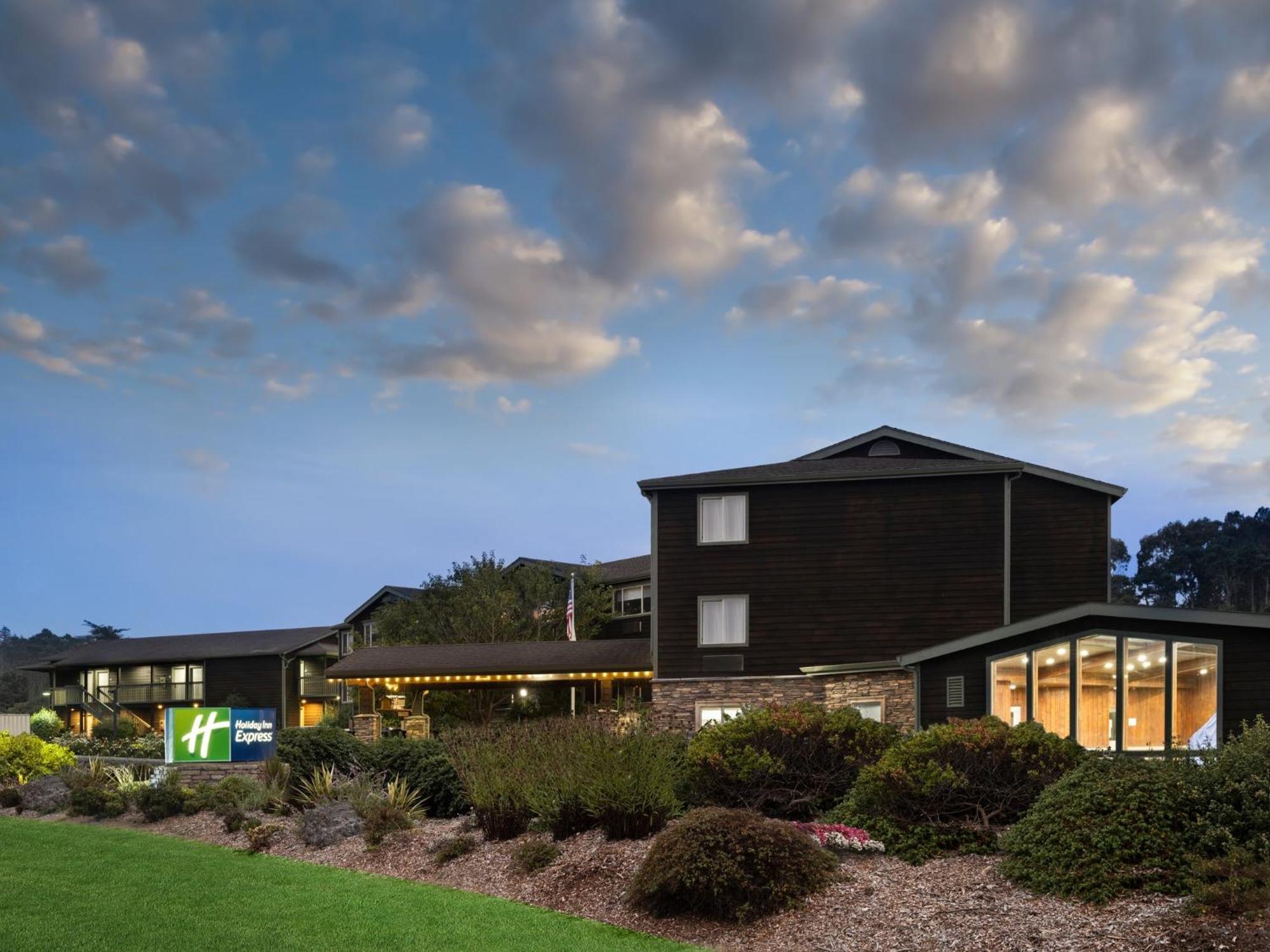 Holiday Inn Express Fort Bragg By Ihg Eksteriør bilde